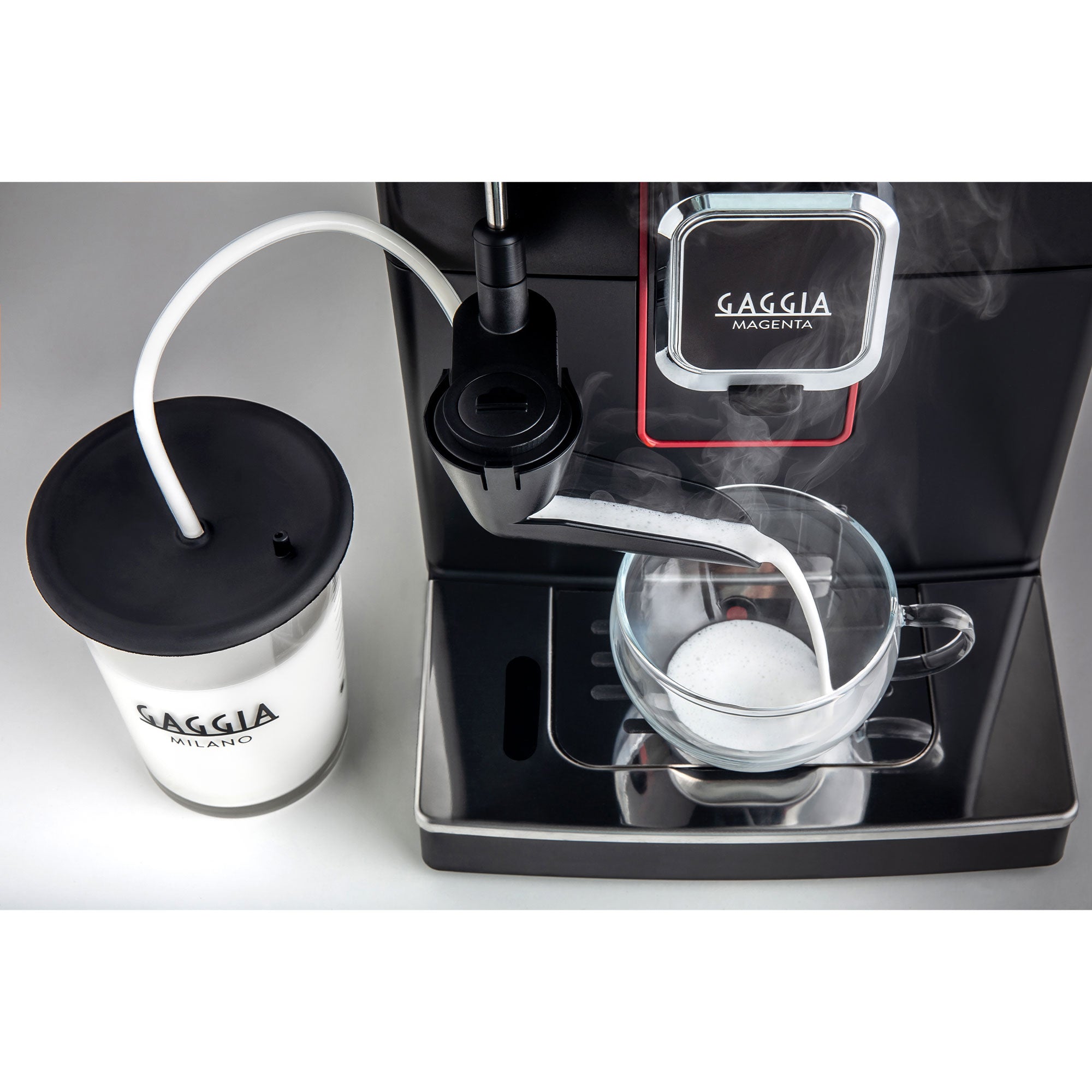 Gaggia-Magenta-Milk-capp-in-cup